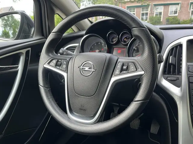 Opel Astra GTC 1.6 Turbo Sport - OPC Pakket 2012 Benzine 40