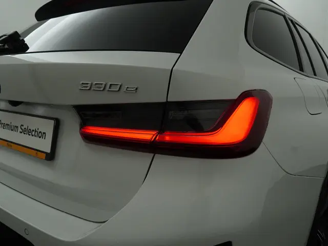 BMW 3 Serie Touring 330e 2025 Hybride Benzine 30