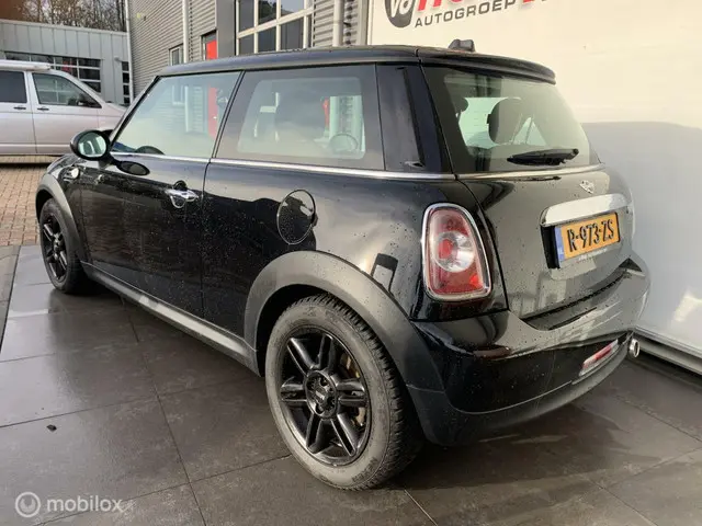 MINI Cooper Mini 1.6 D Business Line, Navigatie 2012 Diesel 6