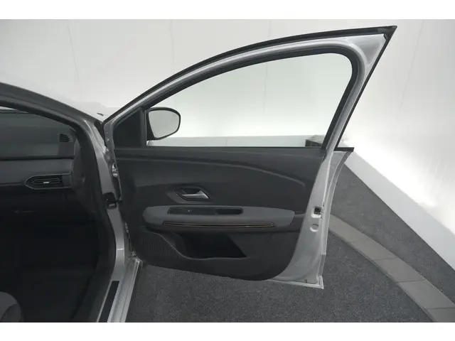 Dacia Sandero Stepway TCe 90 Extreme 2024 Benzine 30
