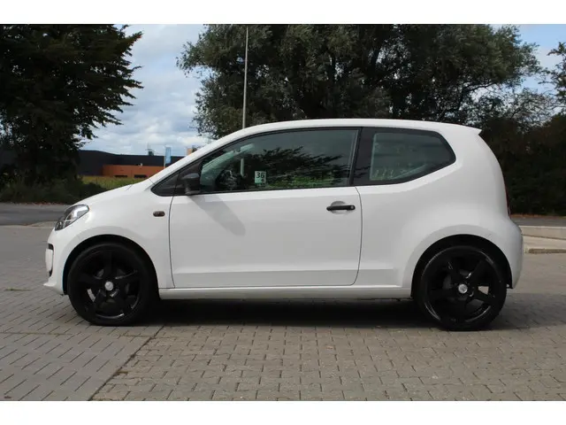 Volkswagen up! 1.0 take up! | Airco | APK | 2013 Benzine 3