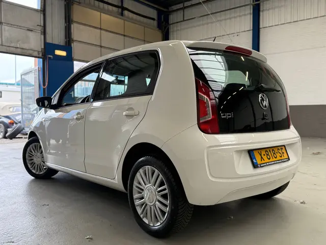 Volkswagen up! 1.0 up! Edition BlueMotion 2014 Benzine 3