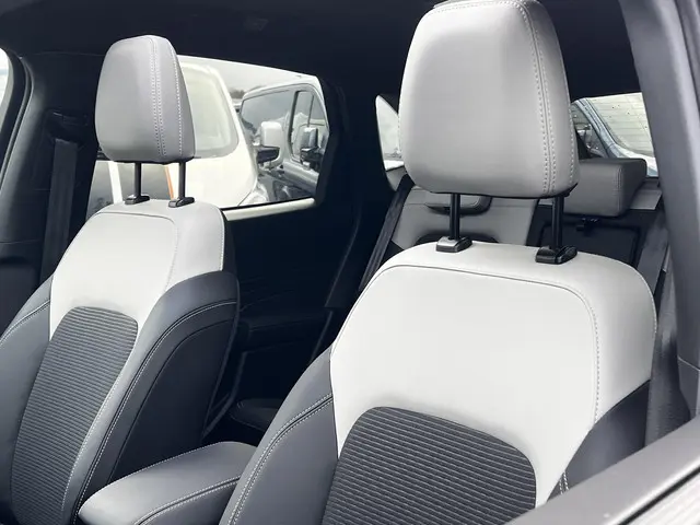 Ford Kuga 2.5 PHEV Sound Edition 2025 Hybride Benzine 30