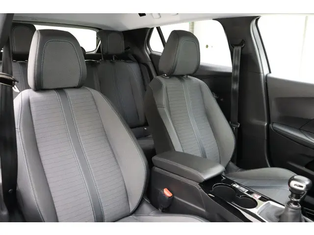 Peugeot 2008 1.2 PureTech Allure Pack 2022 Benzine 10