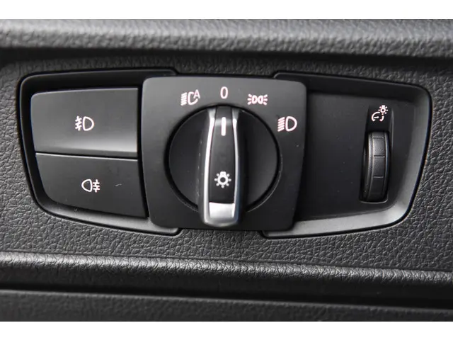 BMW 1 Serie 118i Executive 2017 Benzine 12