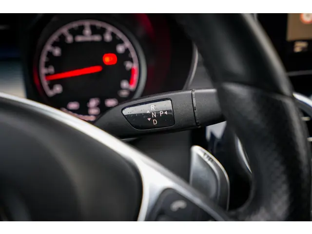 Mercedes-Benz C-Klasse AMG 63 2015 Benzine 15