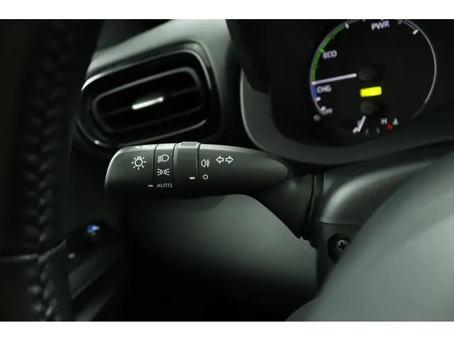 Toyota Yaris 1.5 Hybrid Active 2020 Hybride Benzine 30