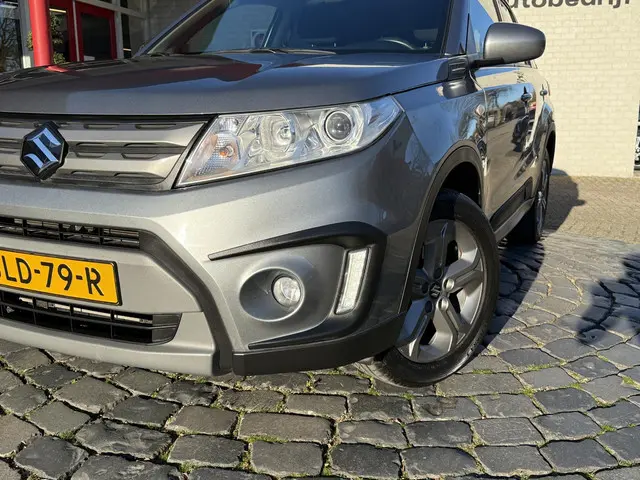 Suzuki Vitara 1.6 Exclusive 2015 Benzine 24