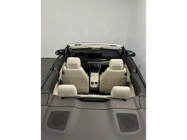 Mercedes-Benz E-Klasse Cabrio 300 AMG LINE 2018 Benzine 29