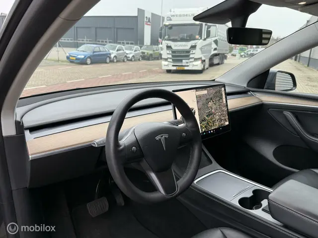 Tesla Model Y Long Range AWD 75 kWh 2021 Elektrisch 10