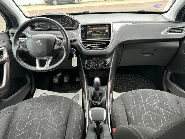 Peugeot 2008 1.2 VTi Allure 2013 Benzine 4