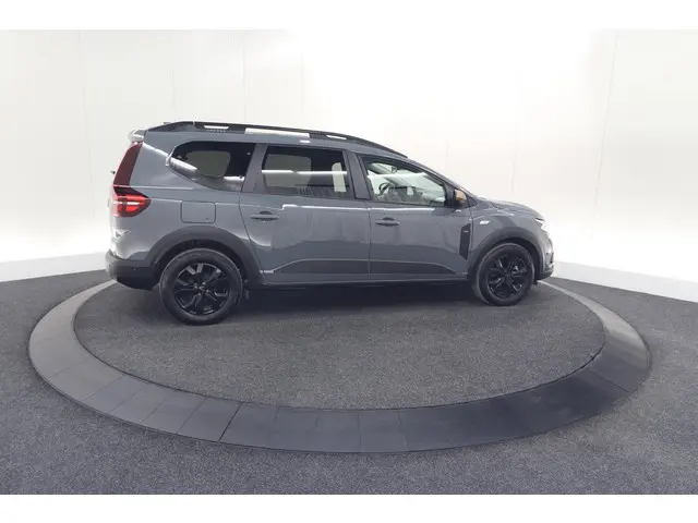 Dacia Jogger TCe 110 Extreme 2025 Benzine 8