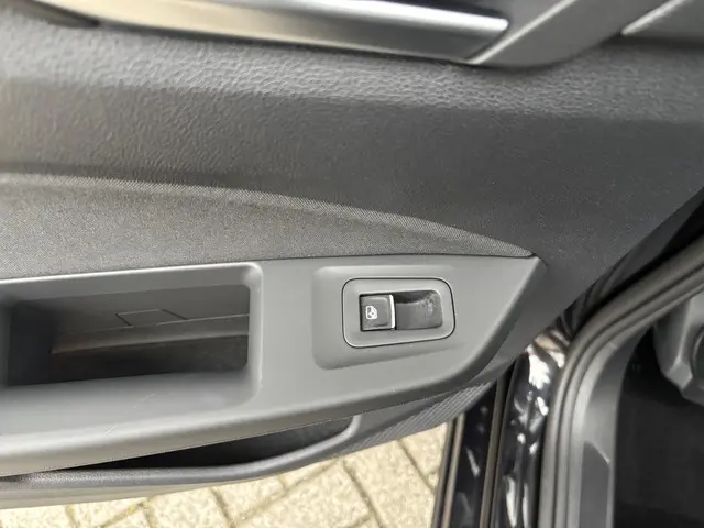 Volkswagen Golf 1.0 TSI Active Business 2022 Benzine 20