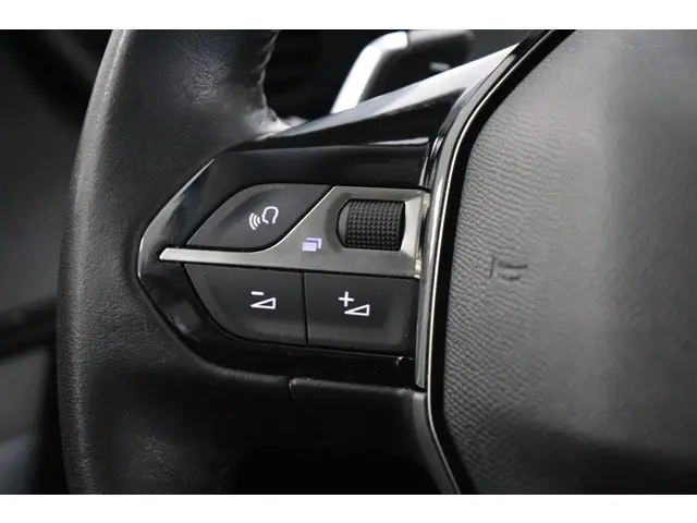 Peugeot 2008 1.2 PureTech GT-Line 2020 Benzine 23