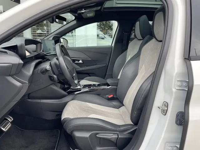 Peugeot e-208 EV GT 350 50 kWh 2020 Elektrisch 17