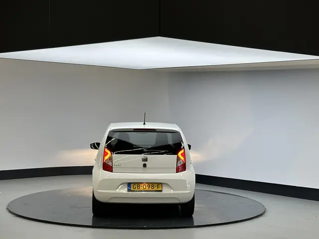 SEAT Mii 1.0 Style Sport 2015 Benzine 14