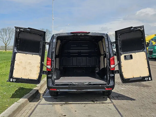 Mercedes-Benz Vito 116 2024 Diesel 14