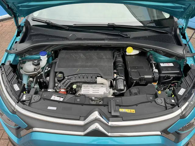 Citroën C3 1.2 PureTech Shine 2022 Benzine 24