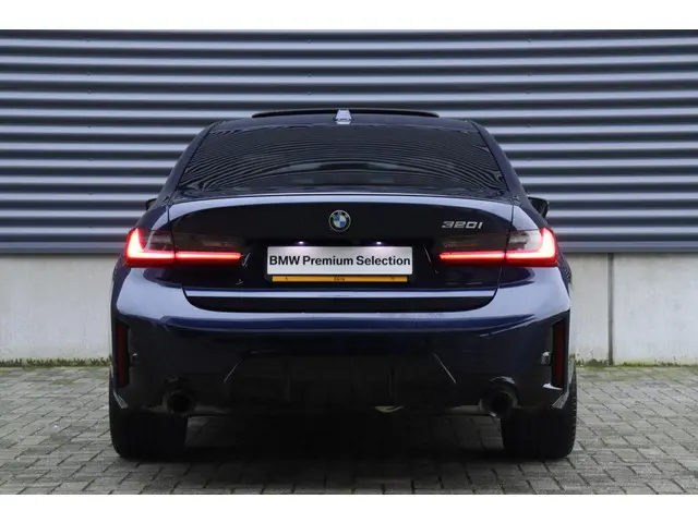 BMW 3 Serie Sedan 320i 2024 Benzine 4