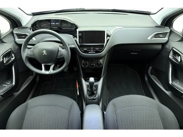 Peugeot 208 1.2 PureTech Signature 2019 Benzine 27