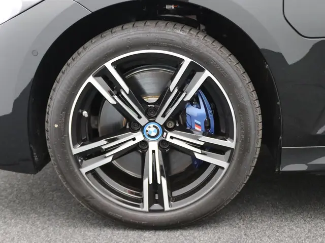 BMW 3 Serie Sedan 320e 2025 Hybride Benzine 25