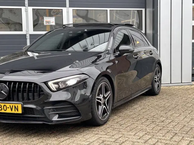 Mercedes-Benz A-Klasse 180 AMG Line 2020 Benzine 4