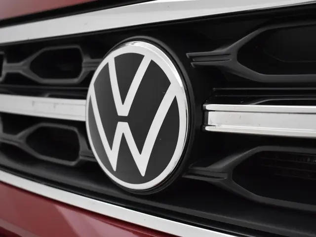 Volkswagen T-Roc 1.5 Tsi 150pk DSG R-Line 2024 Benzine 36
