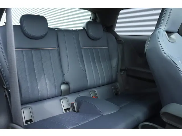 MINI 3-Deurs Cooper C 2024 Benzine 10