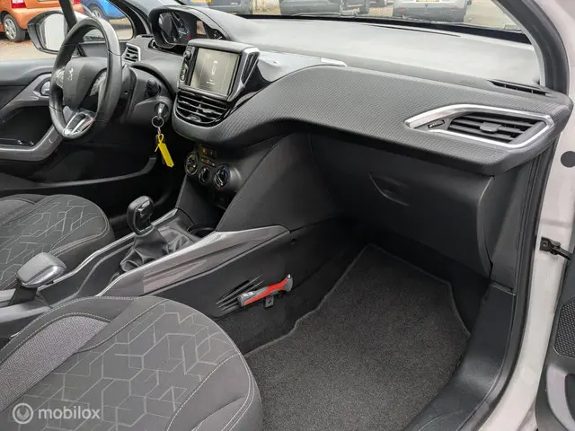 Peugeot 2008 1.2 PureTech Blue Lion 2016 Benzine 11