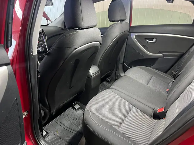 Hyundai i30 1.6 GDI i-Motion AUTOMAAT 2012 Benzine 7