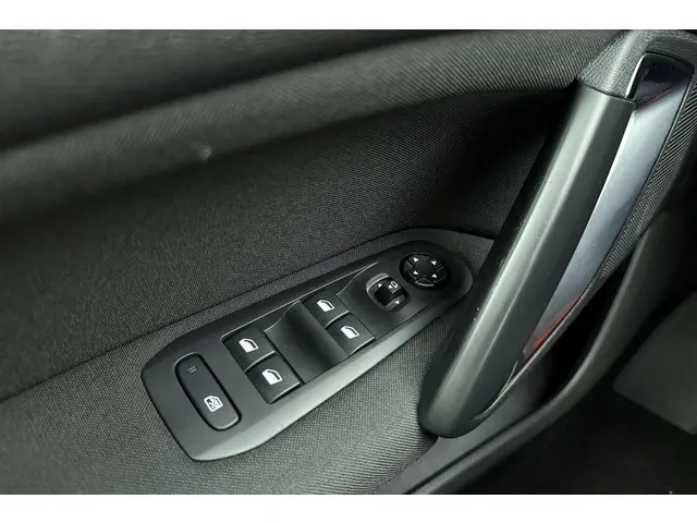 Peugeot 308 1.2 PureTech Blue Lion 2017 Benzine 16