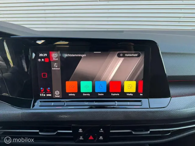 Volkswagen Golf 2.0 TSI GTI CLUBSPORT 2021 Benzine 24