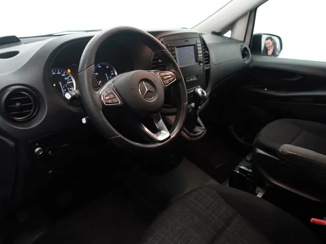 Mercedes-Benz Vito 2