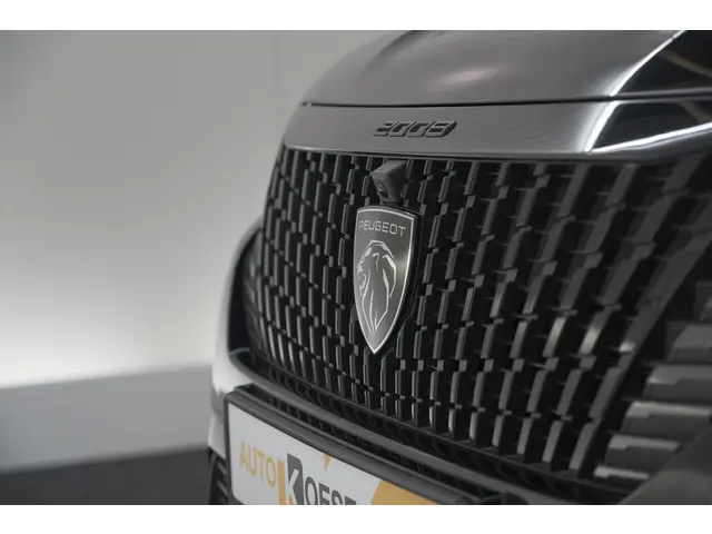 Peugeot 2008 PureTech 130 EAT8 GT 2024 Benzine 18