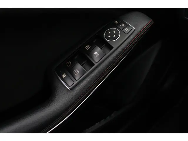 Mercedes-Benz A-Klasse AMG 45 4MATIC 2015 Benzine 23