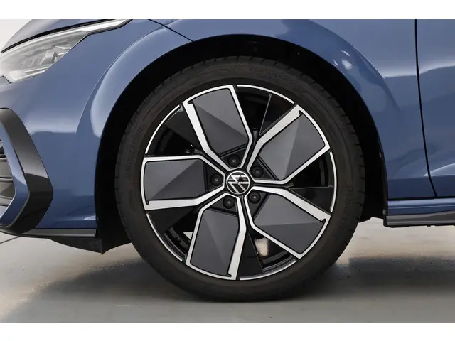 Volkswagen Golf Variant 1.5 eTSI R-Line DSG 2024 Benzine 37