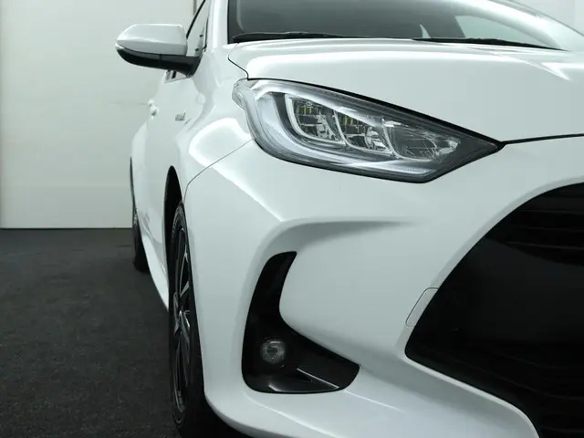 Toyota Yaris 1.5 Hybrid Dynamic 2021 Hybride Benzine 40