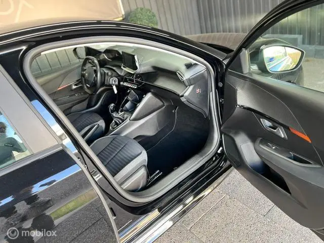 Peugeot 208 1.2 PureTech Active 2020 Benzine 38