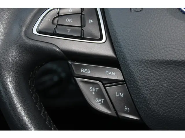 Ford C-MAX 1.0 Titanium 2018 Benzine 17