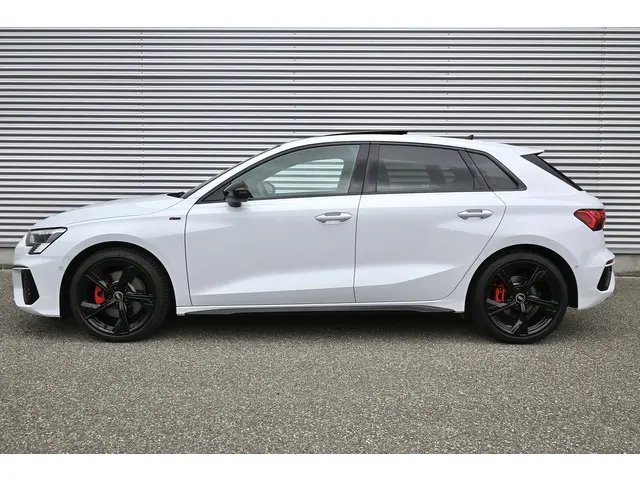 Audi A3 Sportback 35 TFSI S-Line 2021 Benzine 2