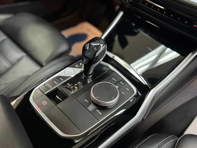 BMW 3 Serie 330e eDrive Edition 2020 Hybride Benzine 22