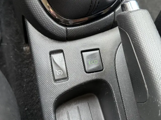 Renault Clio 0.9 TCe Expression 2014 Benzine 21