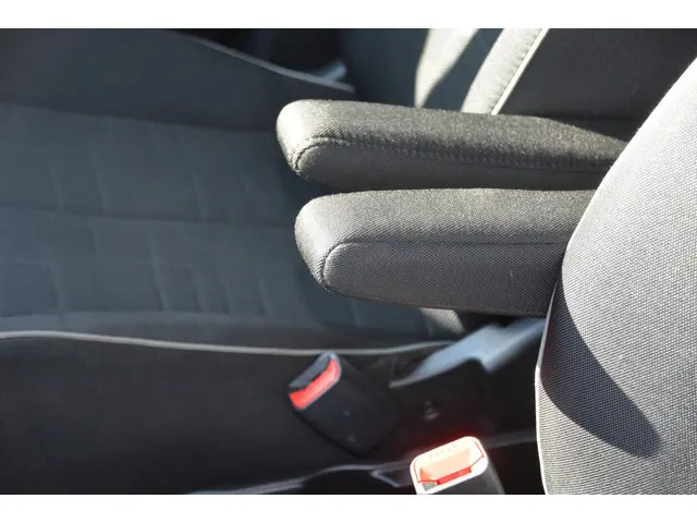 Kia Venga 1.6 CVVT automaat 2016 Benzine 27