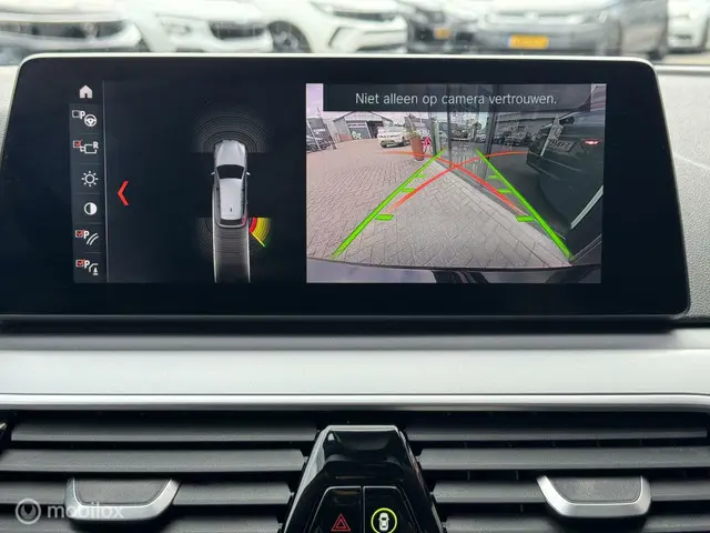 BMW 5 Serie Touring 520i High Executive 2018 Benzine 27