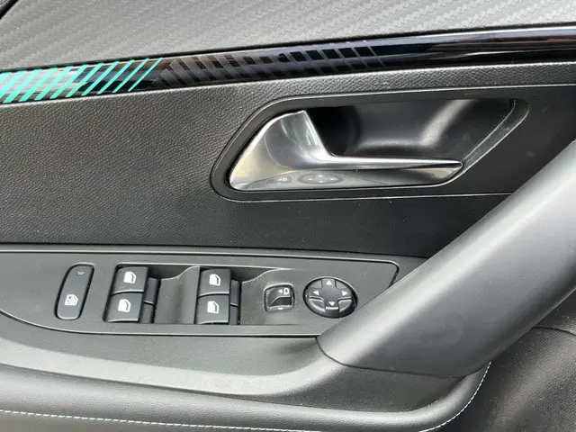 Peugeot 2008 1.2 PureTech Allure Pack 2021 Benzine 15
