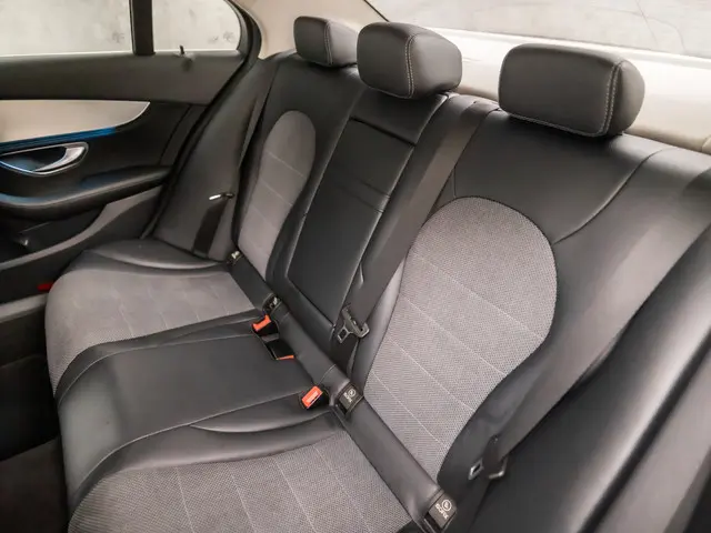 Mercedes-Benz C-Klasse 180 Sport 2014 Benzine 15