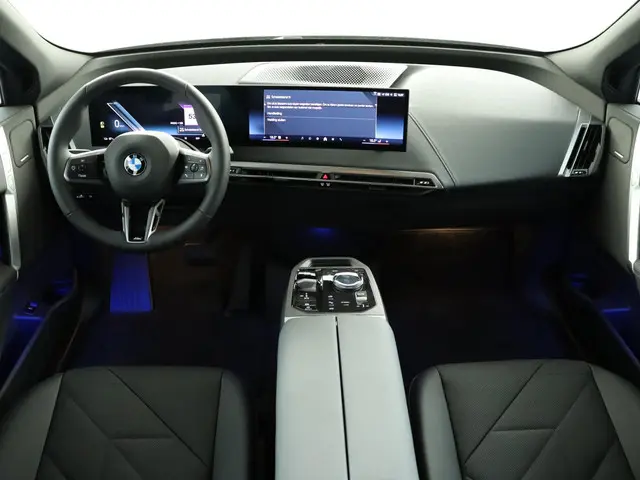 BMW iX xDrive40 2025 Elektrisch 4