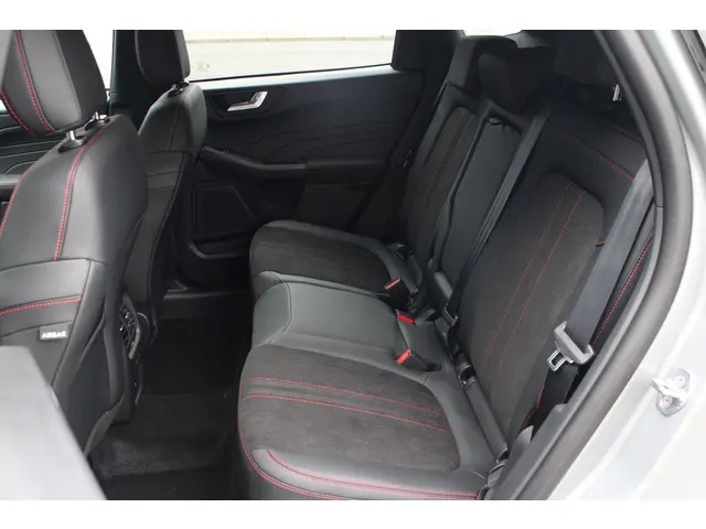 Ford Kuga 2.5 PHEV ST-Line X 2025 Hybride Benzine 10