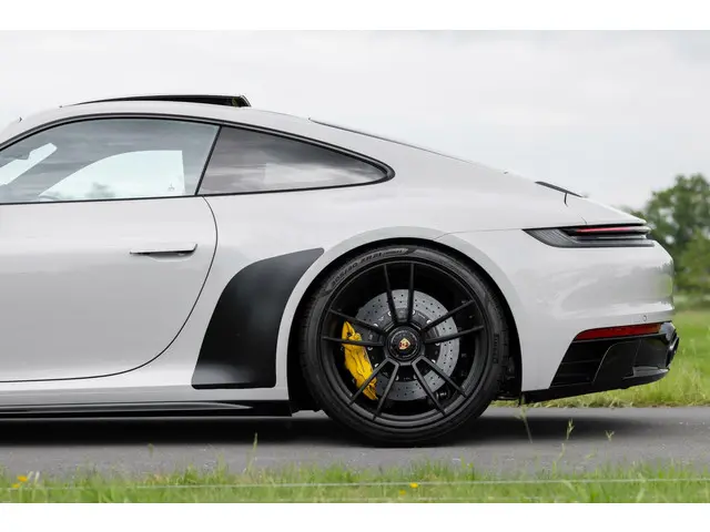 Porsche 911 3.0 Carrera GTS 2022 Benzine 117