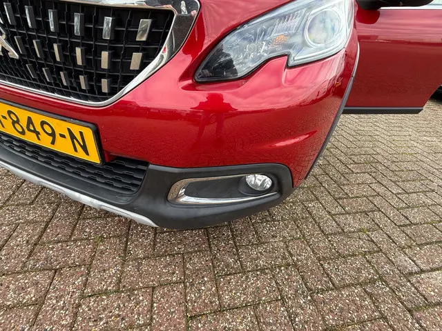 Peugeot 2008 1.2 PureTech Allure 2019 Benzine 21